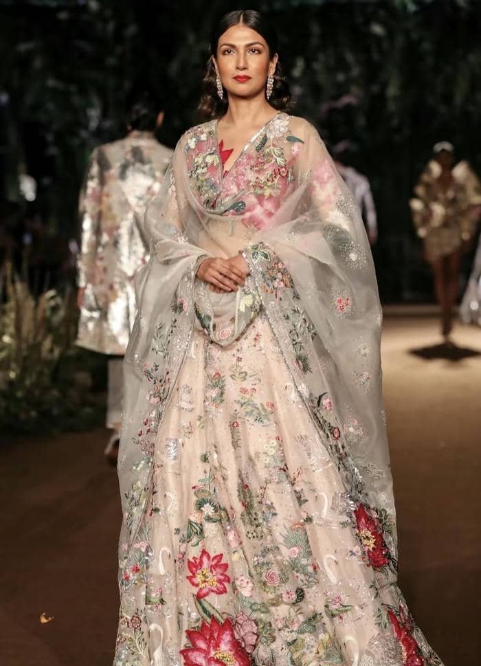 soft spiritual tone in mahadev dp for girls