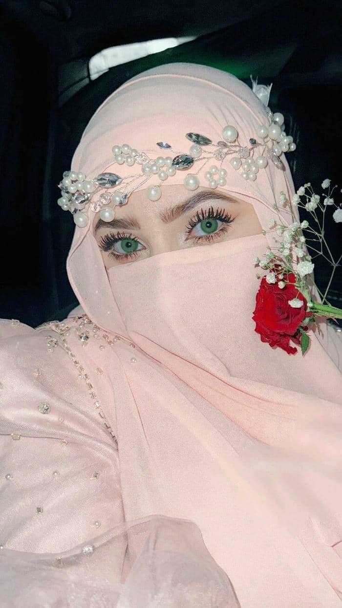 subtle beauty in islamic girls dp