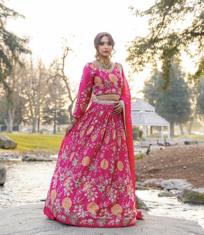 subtle warmth in kashmiri girls dp