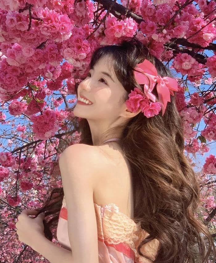 sweet portrait for love dp for girls