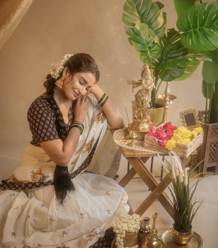 traditional headwear in kashmiri girls dp