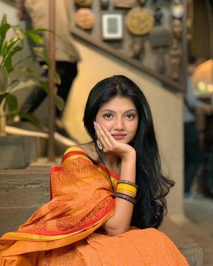 vibrant style in indian girl dp