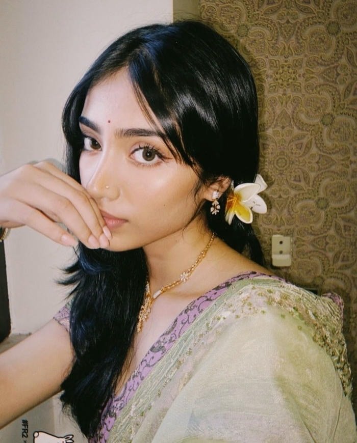 warm expression in indian girl dp