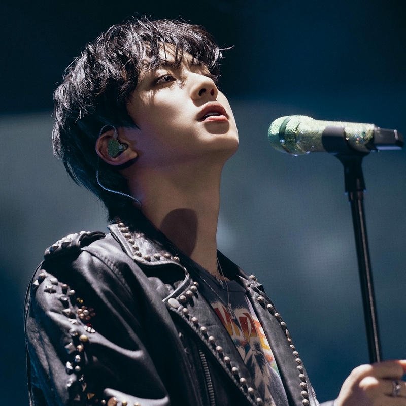 Bts dp images Jungkook leather jacket singing looking up cool