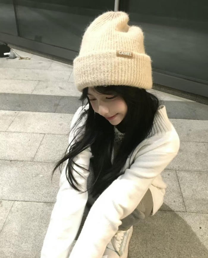 Charming cute girl pic dp gentle mood