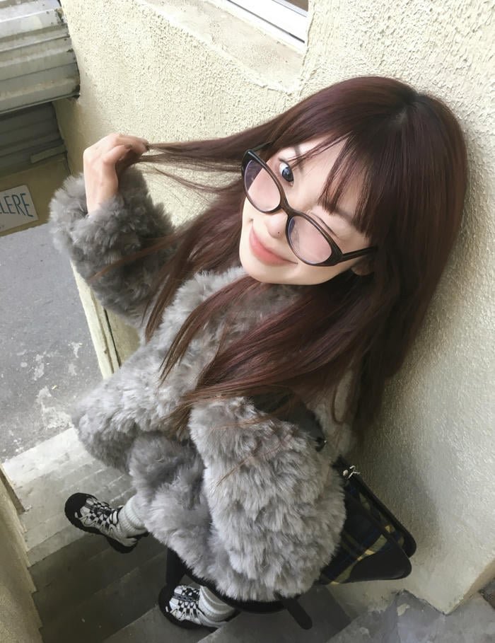 Cute girl pic dp warm tones