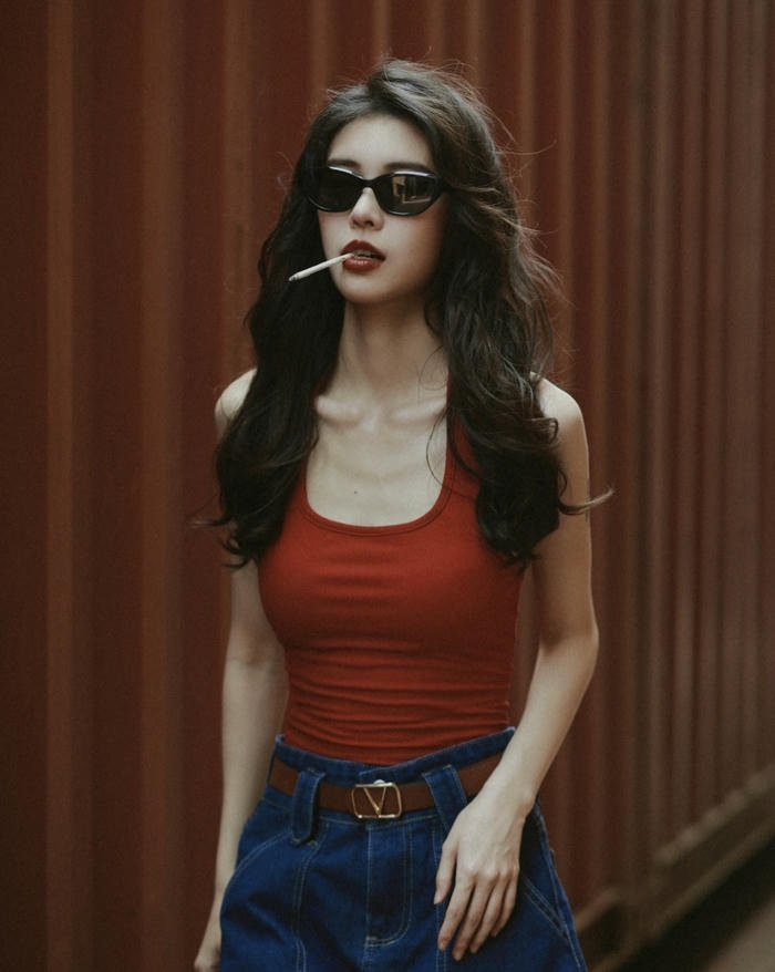 Fresh look featuring cool dp for girls