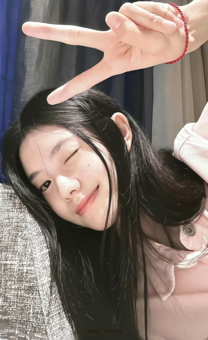 Gentle face cute girl dp aesthetic vibes