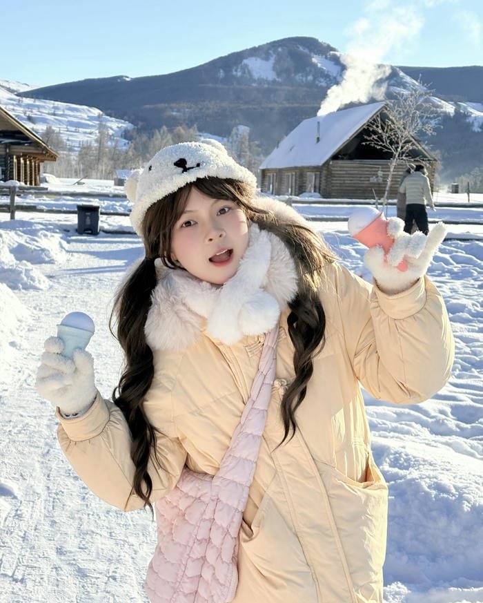 Happy cute girl pic dp bright aura