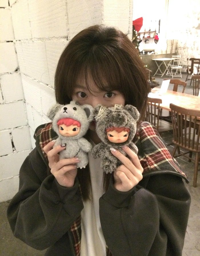 Happy smile inside cute girl pic dp