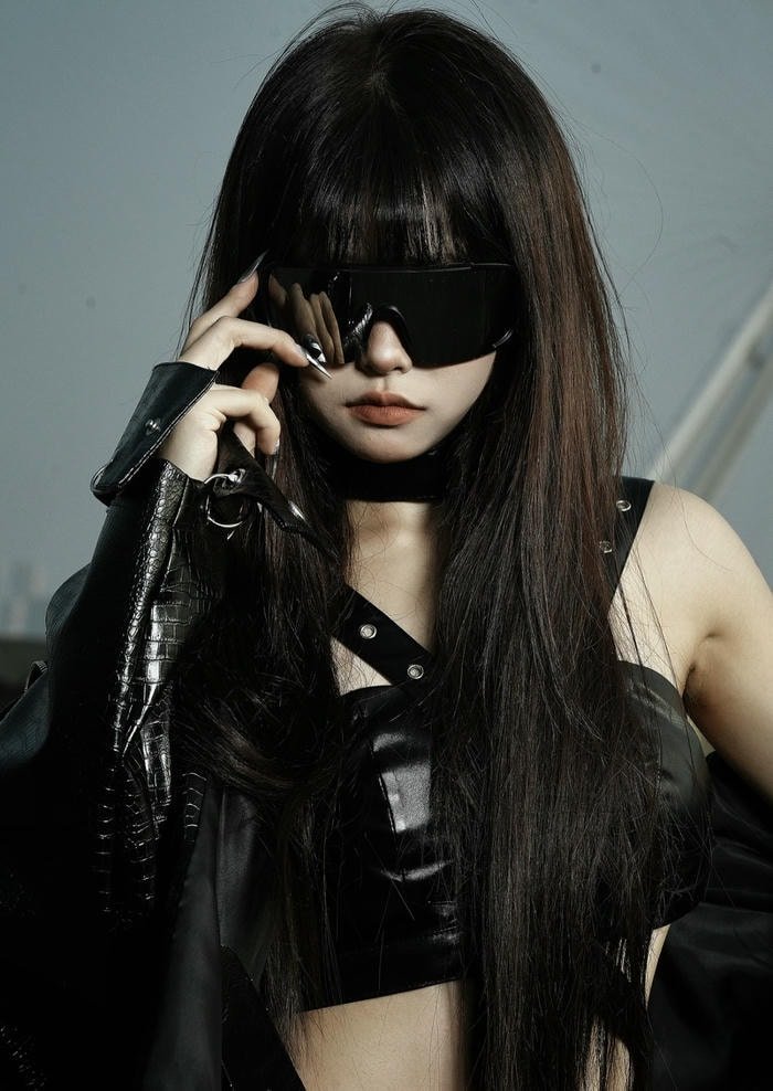 Modern portrait of cool dp for girls