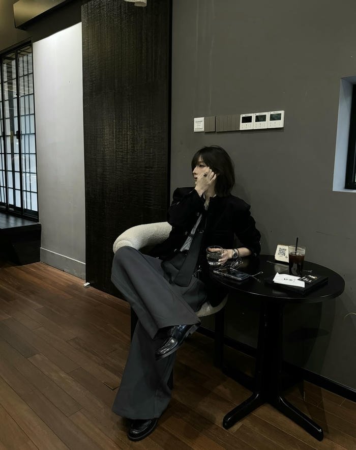 Night aesthetic shows cool dp for girls