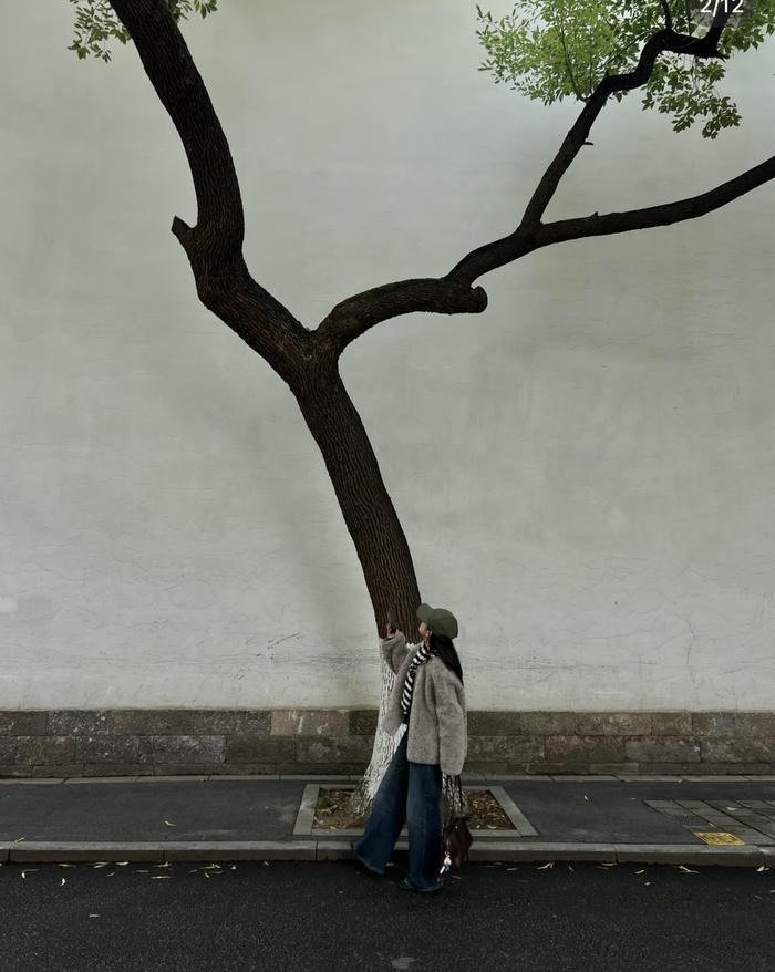 Night city glow on cap girl dp