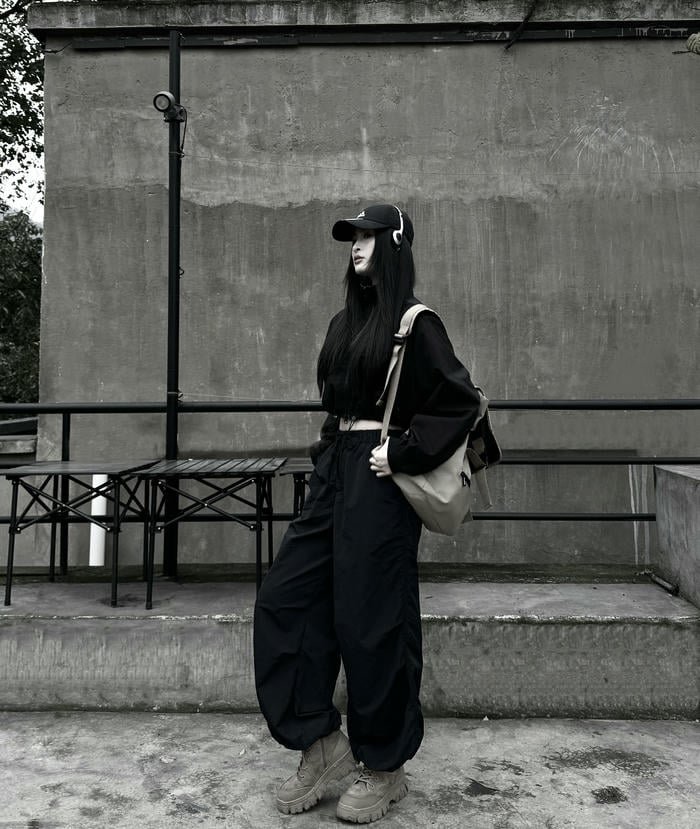 Peaceful darkness of black dp for girls