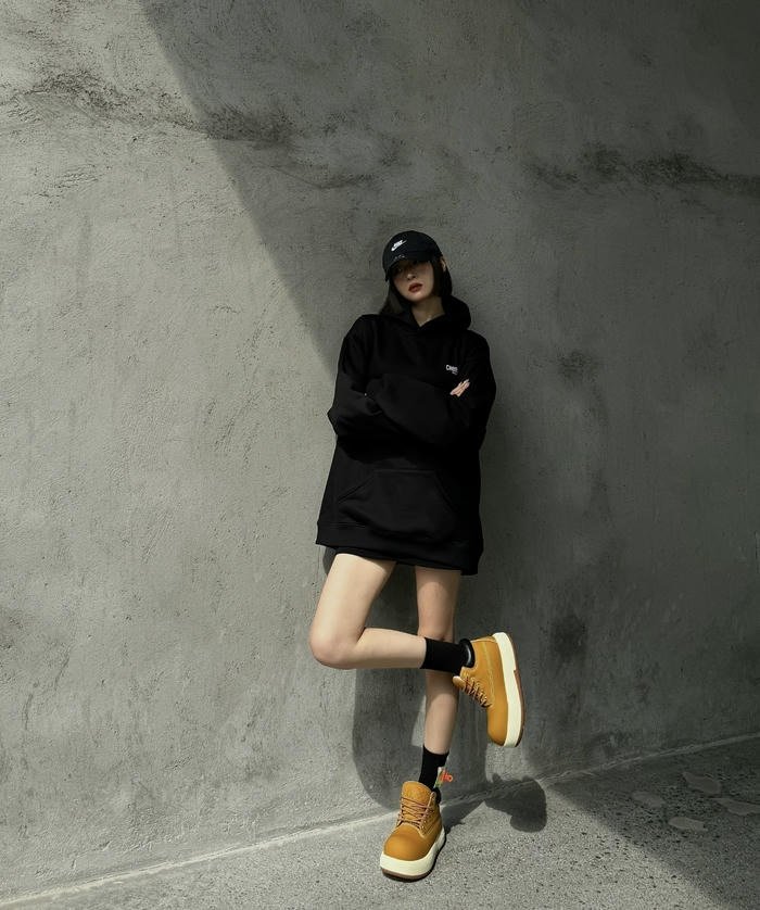 Silent smile cap girl dp dark theme