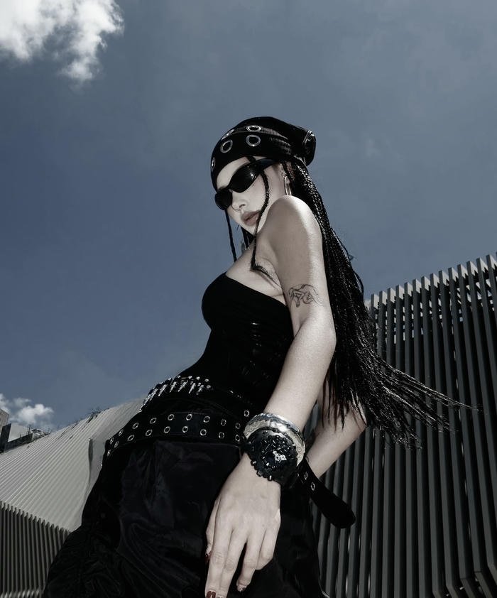 Soft lighting on black dp for girls