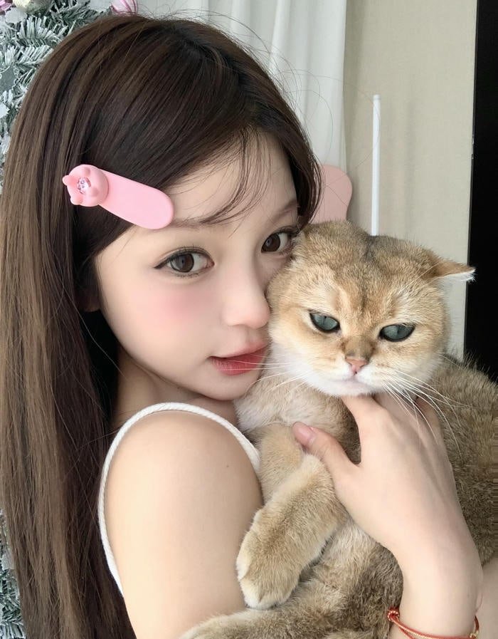 Sweet cute girl pic dp for profile