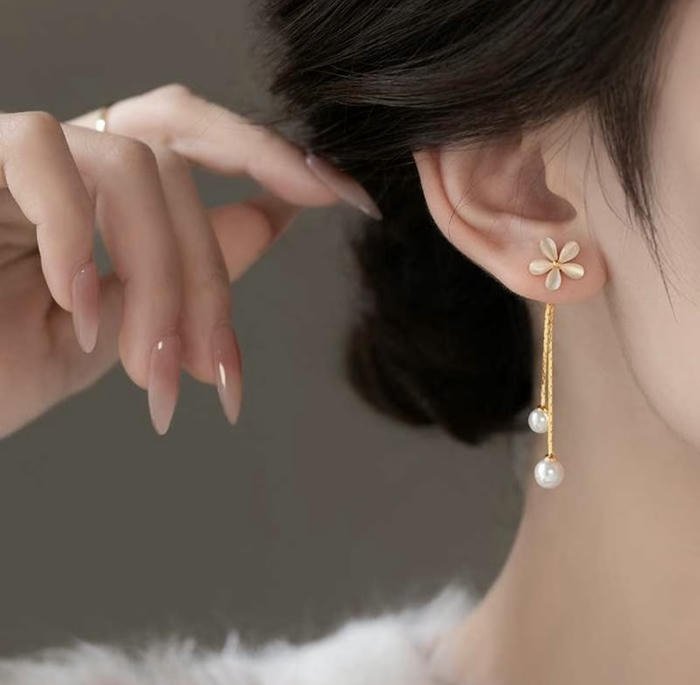 a royal vibe from girl earrings dp