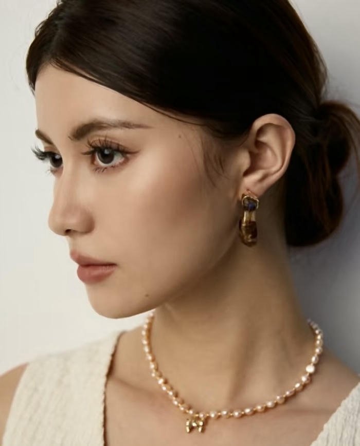 beauty whispers through the girl earrings dp