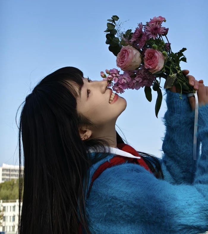 cheerful moments captured happy girl dp