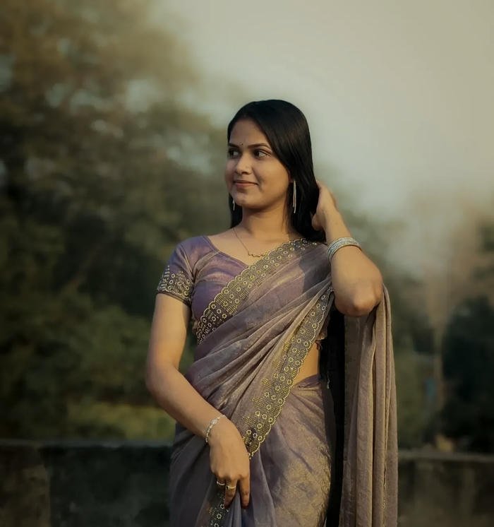 classic charm lives saree girl dp