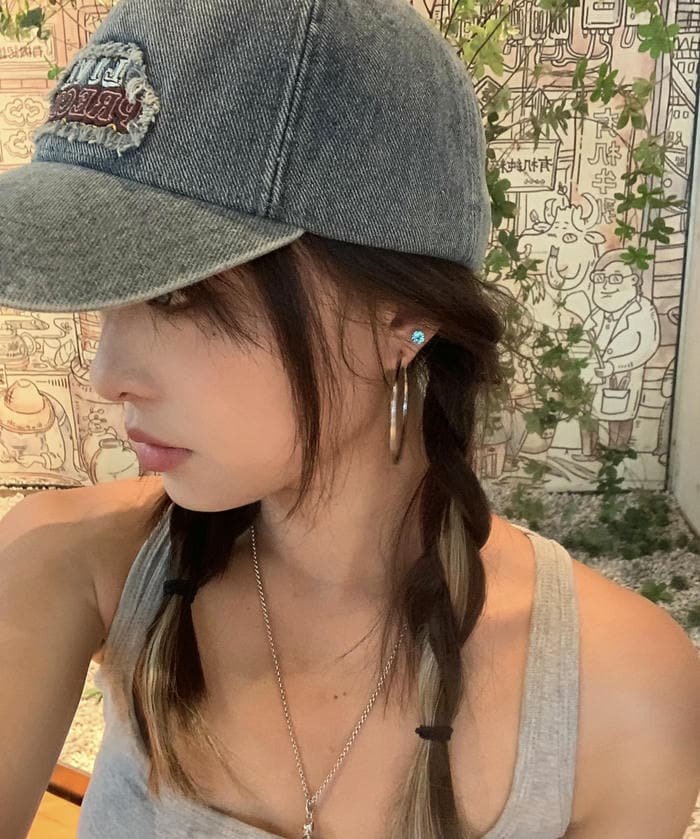 classy aura surrounds the girl earrings dp