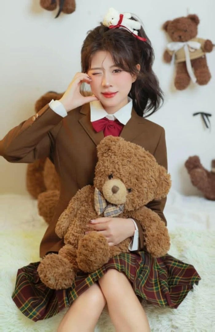 cute aesthetic girl teddy bear dp