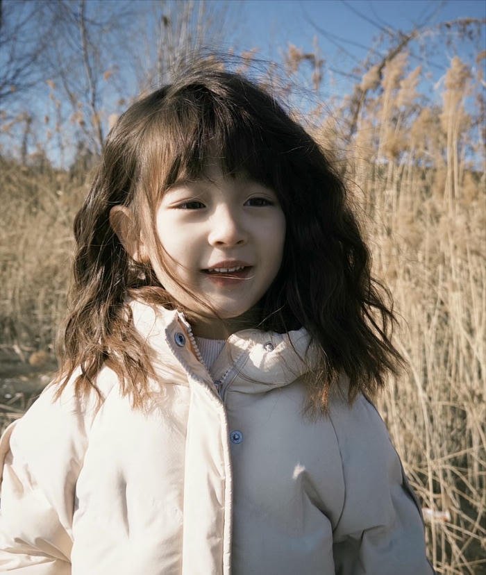 cute baby girl dp pastel vibes