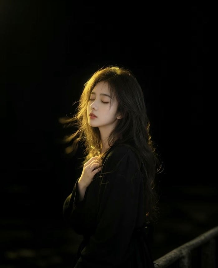 dp girls sad hiding inner pain