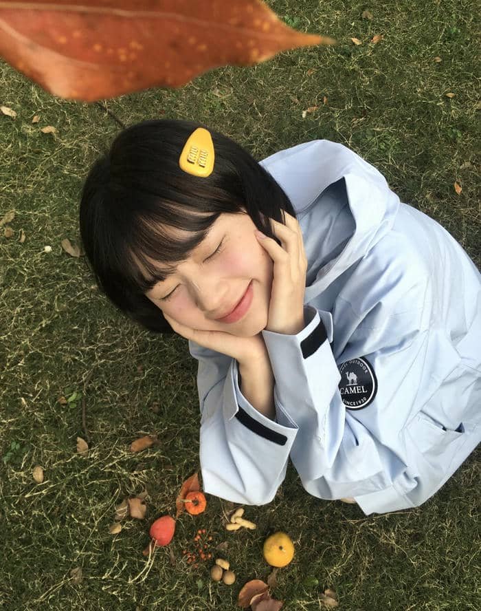 easy smiles define happy girl dp