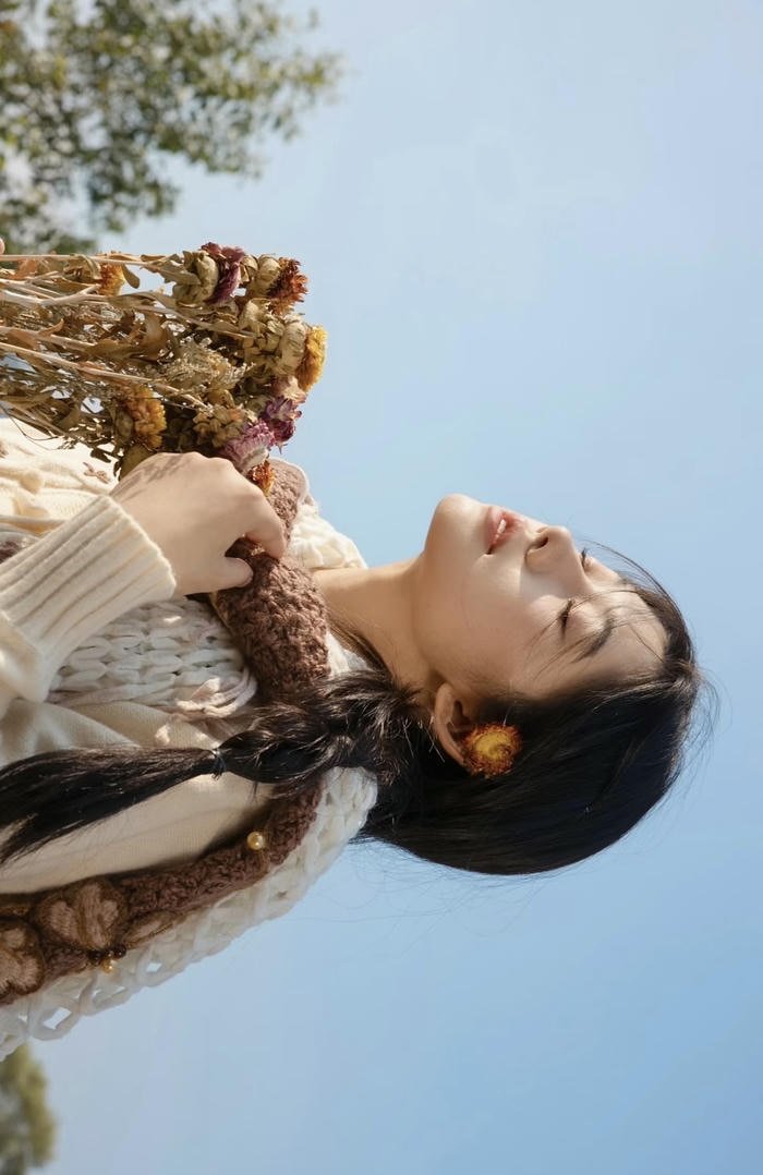 gentle beauty profile picture girls looks angelic