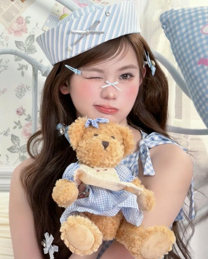 gentle cozy teddy bear girl dp