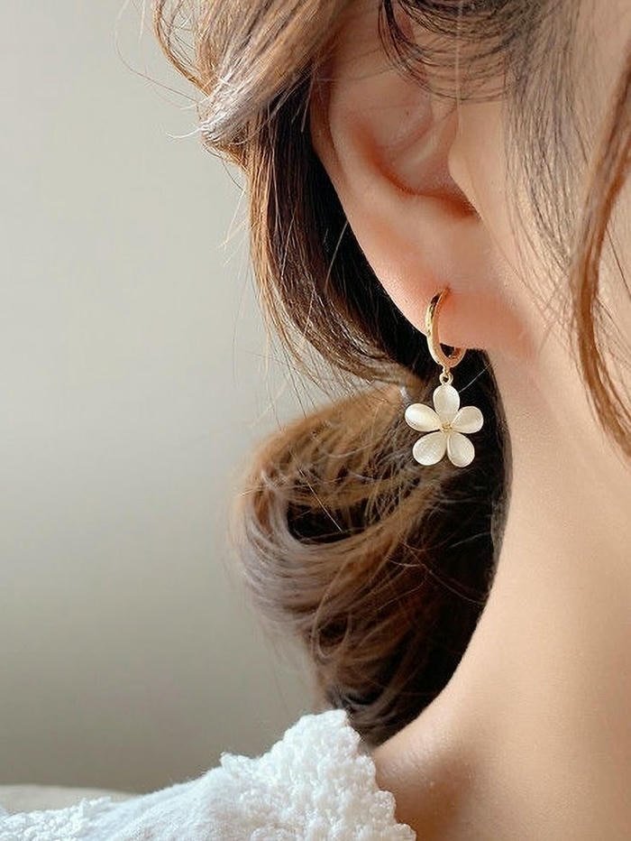 girl earrings dp looks dreamy with sparkling details