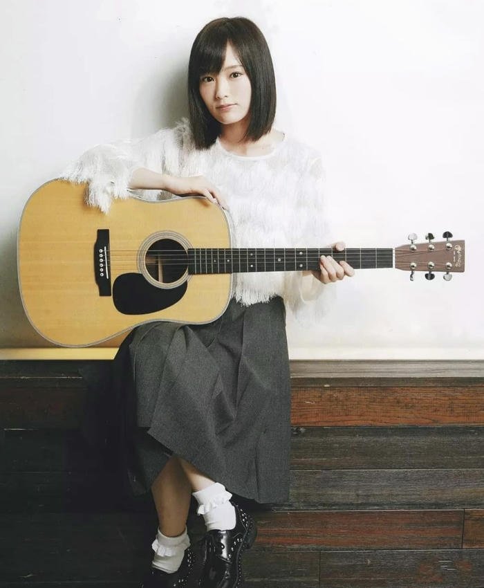 girl guitar dp soulful expression