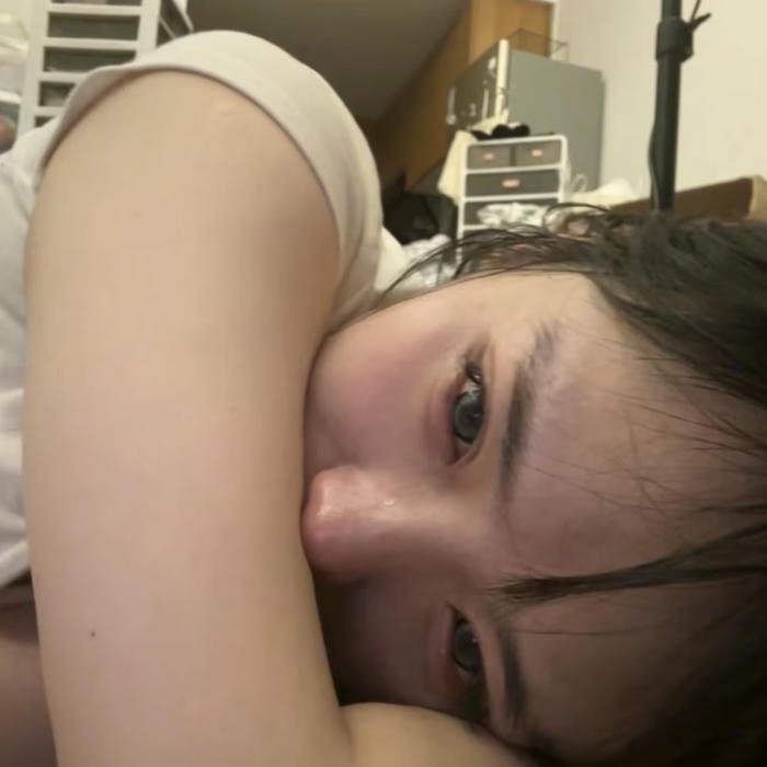 girls sad dp drifting alone thoughts