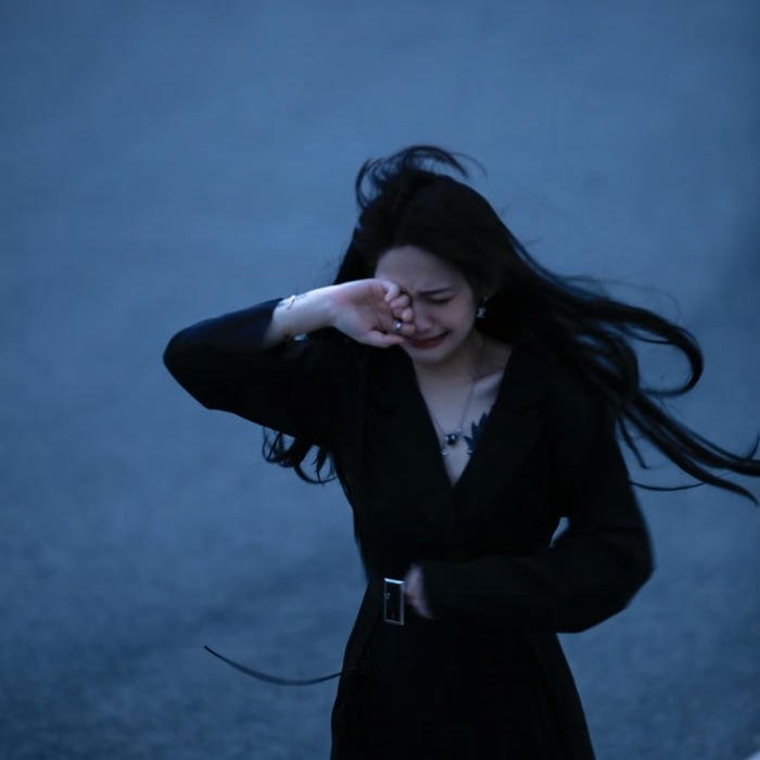 girls sad dp echoing quiet heartbreak