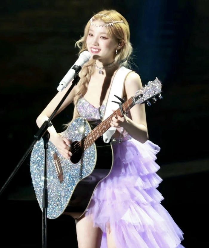 guitar dp girl calm indie aesthetic style