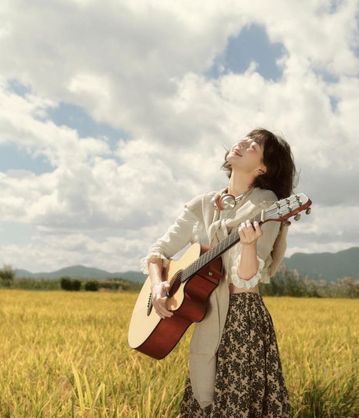 guitar girl dp peaceful melody night vibe