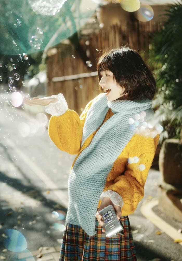 happy girl dp touched by golden moments