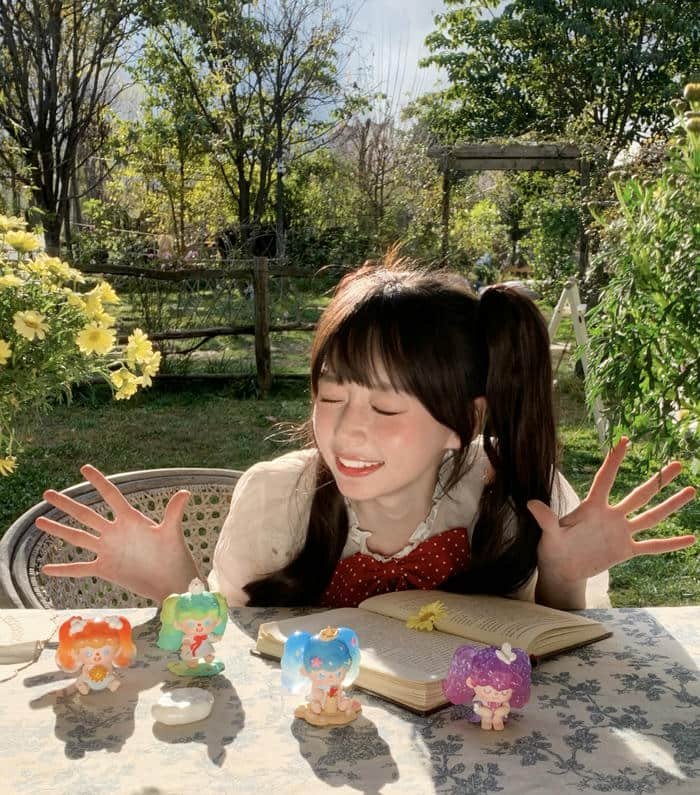 joy captured in happy girl dp