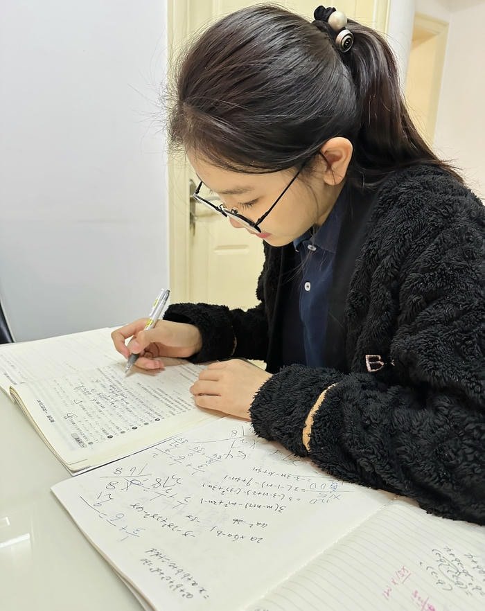 learning phase study girl dp aesthetic