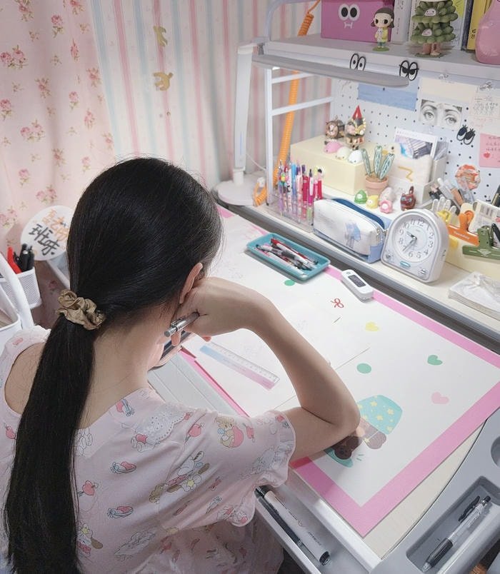 library silence study girl dp style