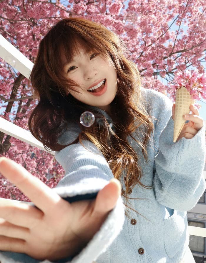 pic pure joy lives happy girl dp