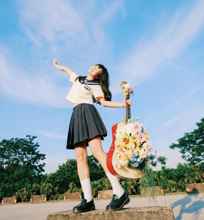 quiet night guitar girl dp calm mood