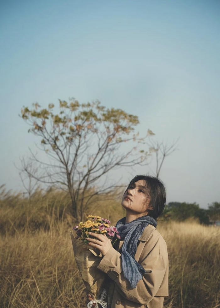 quiet nights surround alone dp for girls