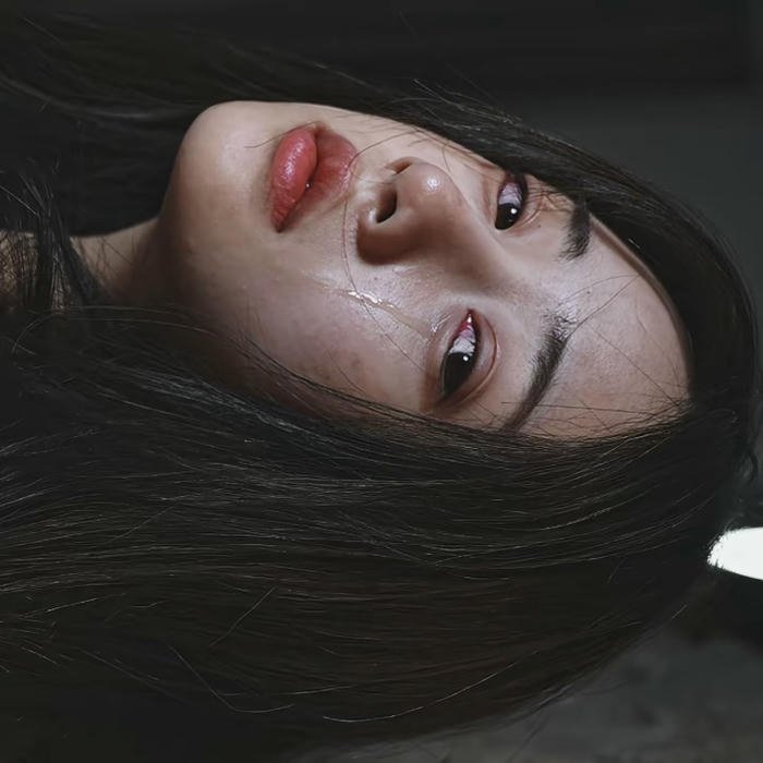 sad girls dp floating lonely thoughts