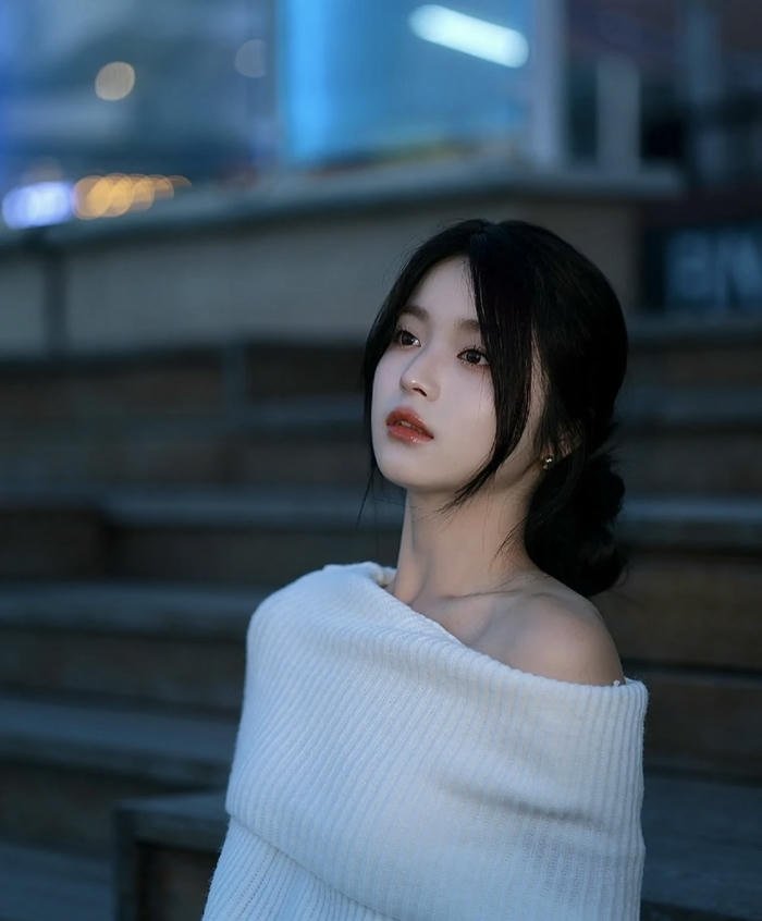 sad girls wandering dp in cold darkness