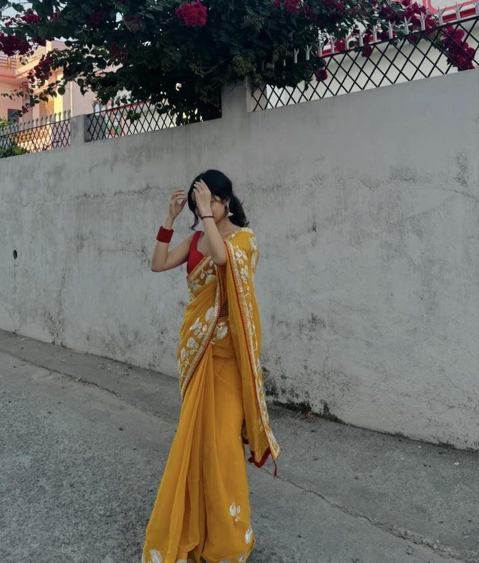 saree girl dp in muted tones