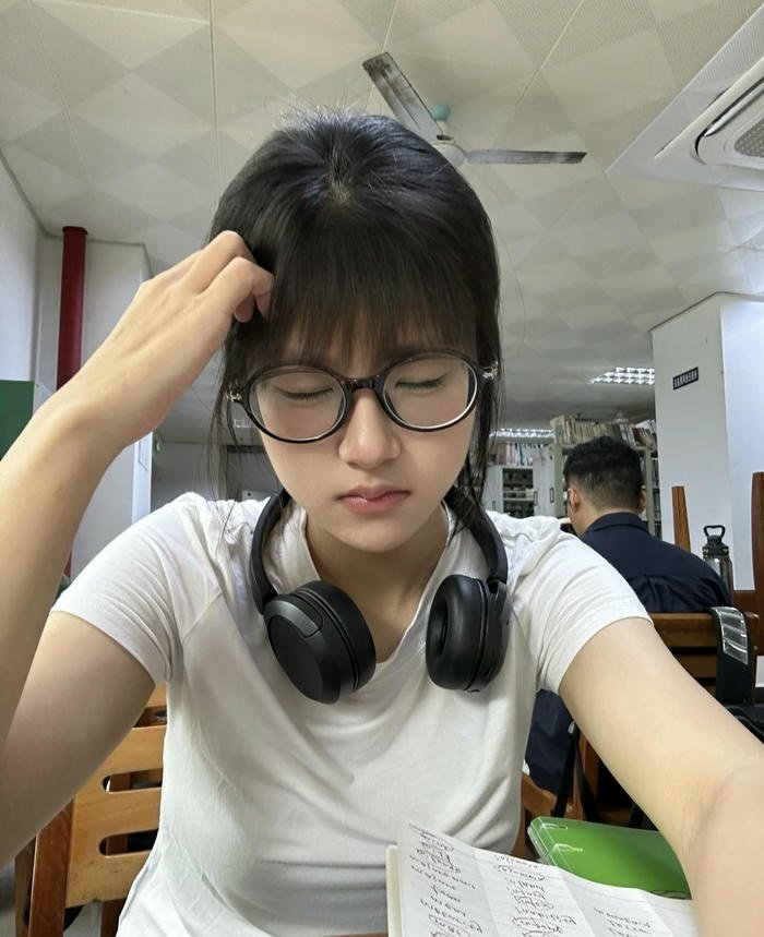 serious notes study girl dp portrait