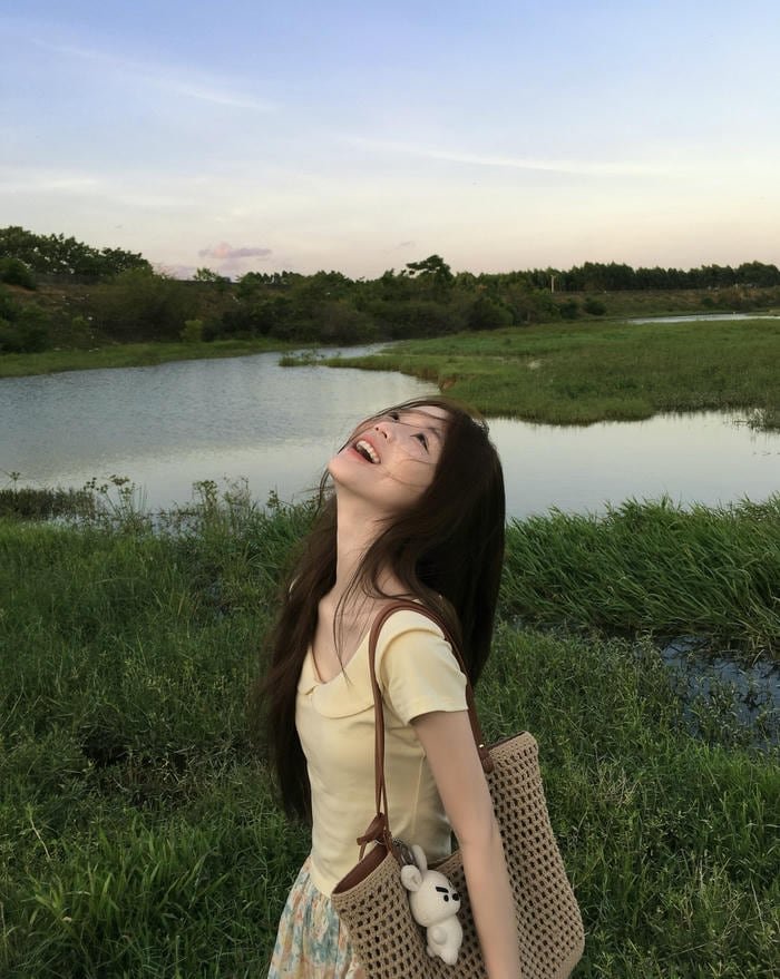 simple happiness shows happy girl dp